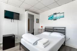 Penthouse 4BR-2BA-9Beds | NYC | EWR | Free Parking - Image 5
