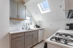 Penthouse 4BR-2BA-9Beds | NYC | EWR | Free Parking - Image 3