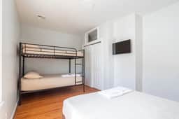 Spacious 2BR-1BA-4 Beds | NYC | EWR | Free Parking - Image 5