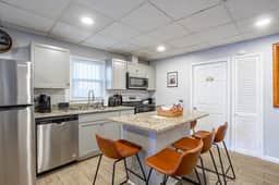 Updated 3BR-2BA-9 Beds | NYC | EWR | Free Parking - Image 3