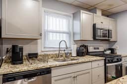 Updated 3BR-2BA-9 Beds | NYC | EWR | Free Parking - Image 4
