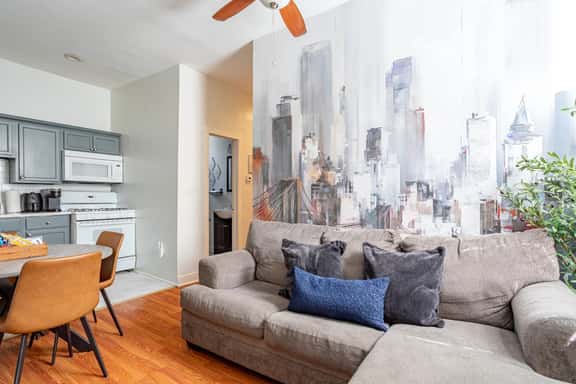 Charming 2BR-1BA-6 Beds | NYC | EWR Airport 15 min - Image 1