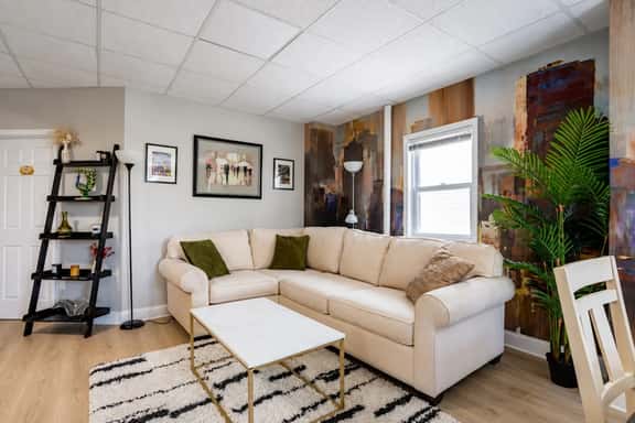 Deluxe 4BR-2BA-12Beds | Parking | NYC | EWR 15 min - Image 1