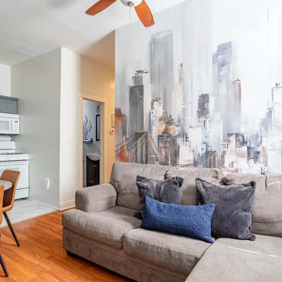Charming 2BR-1BA-6 Beds | NYC | EWR Airport 15 min - Image 1