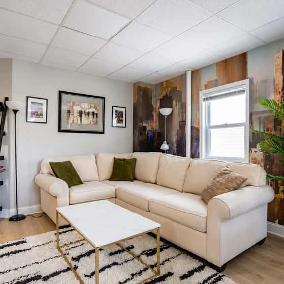 Deluxe 4BR-2BA-12Beds | Parking | NYC | EWR 15 min - Image 1