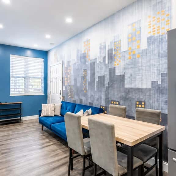 Luxurious 4BR-2BA-9Beds | NYC | EWR | Free Parking - Image 1