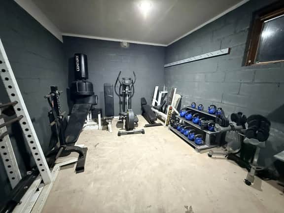 Mega Mansion! 6BR-3.5BA | NYC | EWR | Free Parking - Image 3